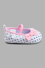 Load image into Gallery viewer, Redtag-White-Pram-Shoe-Colour:White,-Filter:Baby-Footwear-(0-to-18-Mths),-NBF-Casual-Shoes,-New-In,-New-In-NBF-FOO,-Non-Sale,-S22A,-Section:Kidswear-Baby-0 to 18 Months