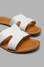 تنزيل الصورة على معرض الصور، Redtag-White-Mule-Mules-Women's-