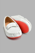 Load image into Gallery viewer, Redtag-White-Bow-Trim-Moccasin-Colour:White,-Filter:Girls-Footwear-(3-to-5-Yrs),-GIR-Casual-Shoes,-New-In,-New-In-GIR-FOO,-Non-Sale,-S22B,-Section:Kidswear-Girls-3 to 5 Years