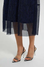 تنزيل الصورة على معرض الصور، صندل بكعب مزين باللون الأسود