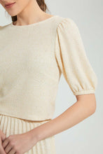 تنزيل الصورة على معرض الصور، بلوزة كروب باللون البيج