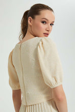 تنزيل الصورة على معرض الصور، بلوزة كروب باللون البيج