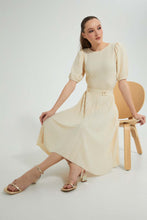 تنزيل الصورة على معرض الصور، بلوزة كروب باللون البيج