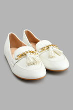 تنزيل الصورة على معرض الصور، Redtag-White-Chain-Mule-Colour:White,-Filter:Girls-Footwear-(5-to-14-Yrs),-GSR-Casual-Shoes,-New-In,-New-In-GSR-FOO,-Non-Sale,-S22A,-Section:Kidswear-Senior-Girls-5 to 14 Years