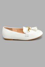 تنزيل الصورة على معرض الصور، Redtag-White-Chain-Mule-Colour:White,-Filter:Girls-Footwear-(5-to-14-Yrs),-GSR-Casual-Shoes,-New-In,-New-In-GSR-FOO,-Non-Sale,-S22A,-Section:Kidswear-Senior-Girls-5 to 14 Years