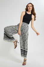 Load image into Gallery viewer, Black And White Pleated Trouser