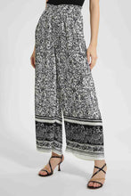 Load image into Gallery viewer, Black And White Pleated Trouser