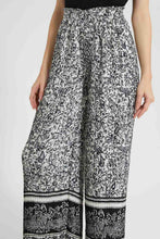 Load image into Gallery viewer, Black And White Pleated Trouser