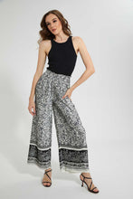 Load image into Gallery viewer, Black And White Pleated Trouser