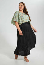 Load image into Gallery viewer, Black Plisse Maxi Skirt