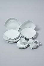 تنزيل الصورة على معرض الصور، White Plain Porcelain Square Dinner Set (20-Piece Set) - REDTAG