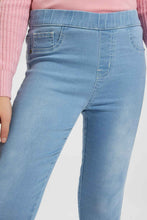 Load image into Gallery viewer, Blue Light Wash Basic Jegging
