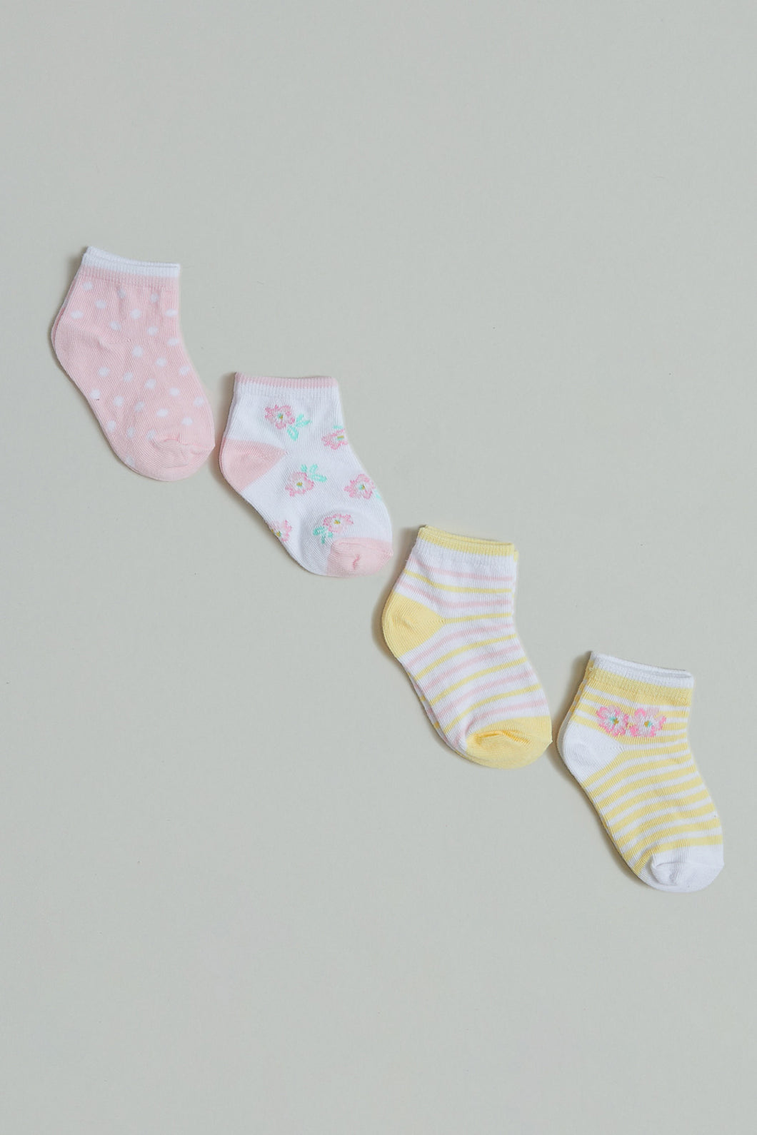 Assorted Ankle Length Socks (4 Piece)