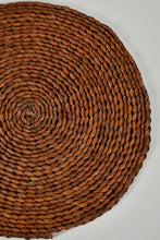 Load image into Gallery viewer, Brown Round Woven Grass Placemat
