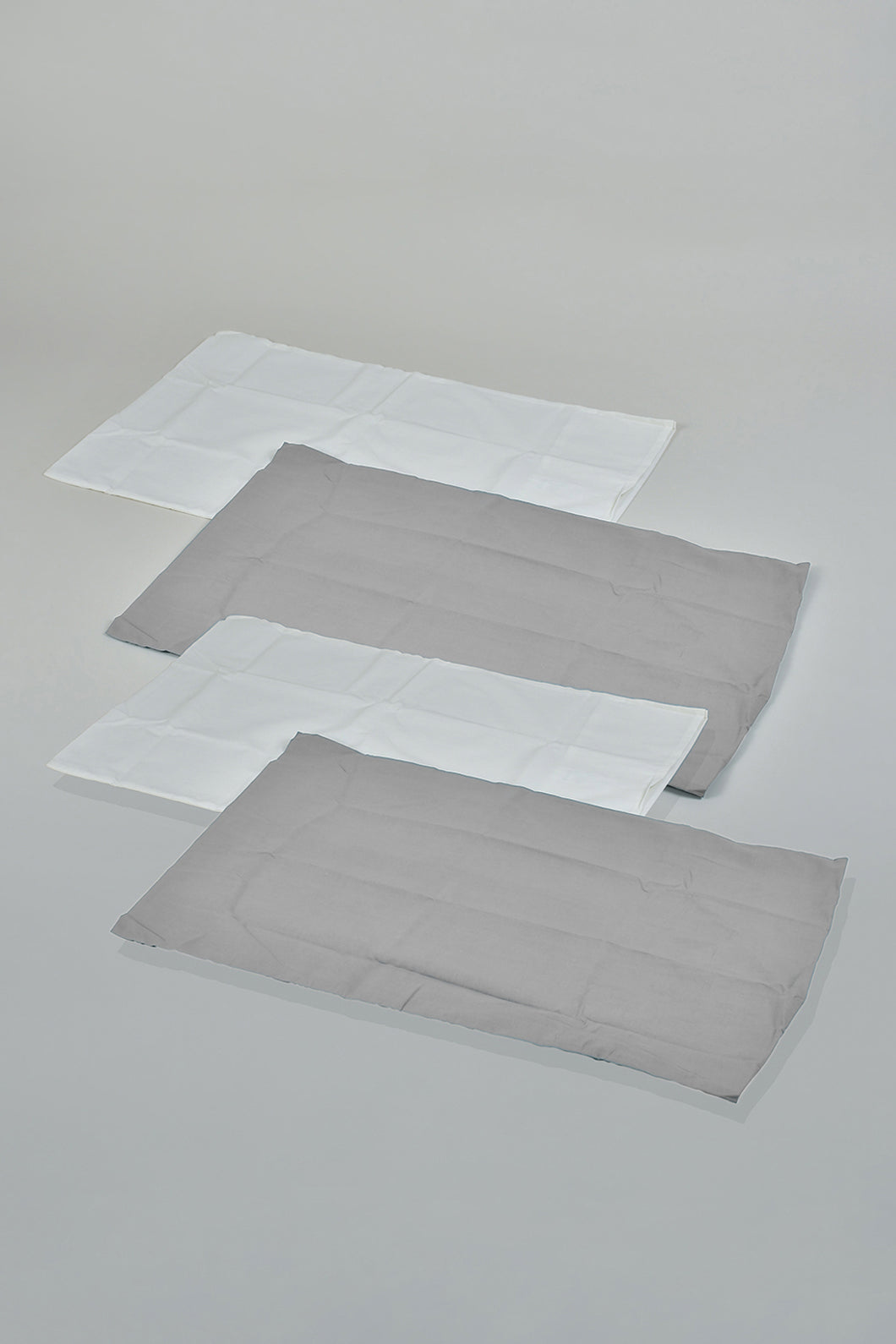 Grey And White Pillowcase Set (4 Piece)