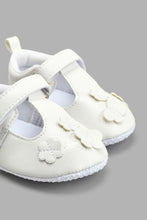 Load image into Gallery viewer, Redtag-White-Pram-Shoe-Colour:White,-Filter:Baby-Footwear-(0-to-18-Mths),-NBF-Casual-Shoes,-New-In,-New-In-NBF-FOO,-Non-Sale,-S22A,-Section:Kidswear-Baby-0 to 18 Months
