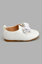 Load image into Gallery viewer, Redtag-White-Bow-Trim-Brogue-Colour:White,-Filter:Girls-Footwear-(1-to-3-Yrs),-ING-Casual-Shoes,-New-In,-New-In-ING-FOO,-Non-Sale,-S22A,-Section:Kidswear-Infant-Girls-1 to 3 Years
