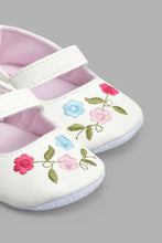 Load image into Gallery viewer, Redtag-White-Pram-Shoe-Pumps-Baby-0 to 18 Months
