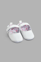 Load image into Gallery viewer, Redtag-White-Pram-Shoe-Colour:White,-Filter:Baby-Footwear-(0-to-18-Mths),-NBF-Casual-Shoes,-New-In,-New-In-NBF-FOO,-Non-Sale,-S22A,-Section:Kidswear-Baby-0 to 18 Months
