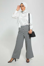 تنزيل الصورة على معرض الصور، Redtag-Geo-Print-Wideleg-Trouser-Trousers-Women&#39;s-
