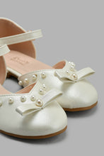 Load image into Gallery viewer, Redtag-Ivory-Pearl-Embelished-Sandal-Fisherman-Girls-3 to 5 Years
