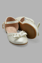 Load image into Gallery viewer, Redtag-Ivory-Pearl-Embelished-Sandal-Fisherman-Girls-3 to 5 Years
