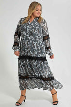 تنزيل الصورة على معرض الصور، Redtag-Black-And-White-Paisley-Dress-With-Lace-Colour:Black,-Colour:White,-Filter:Plus-Size,-LDP-Dresses,-New-In,-New-In-LDP,-Non-Sale,-S22A,-Section:Women-Women&#39;s-

