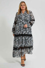 تنزيل الصورة على معرض الصور، Redtag-Black-And-White-Paisley-Dress-With-Lace-Colour:Black,-Colour:White,-Filter:Plus-Size,-LDP-Dresses,-New-In,-New-In-LDP,-Non-Sale,-S22A,-Section:Women-Women&#39;s-
