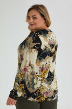 تنزيل الصورة على معرض الصور، Redtag-All-Over-Printed-Floral-Top-Colour:Assorted,-Filter:Plus-Size,-LDP-Tops,-New-In,-New-In-LDP,-Non-Sale,-S22B,-Section:Women-Women&#39;s-
