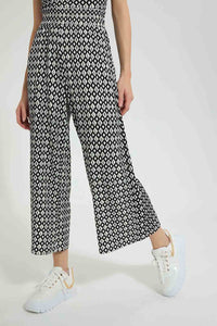 Redtag-Assorted--Printed-Pant-Casual-Shorts-Women's-