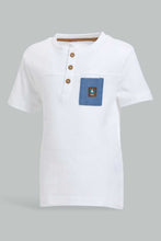 تنزيل الصورة على معرض الصور، Redtag-White-Heanly-Short-Sleeve-Tshirt-Plain-Infant-Boys-3 to 24 Months
