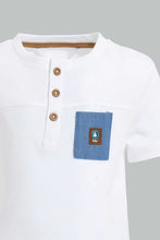 تنزيل الصورة على معرض الصور، Redtag-White-Heanly-Short-Sleeve-Tshirt-Plain-Infant-Boys-3 to 24 Months
