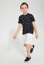 تنزيل الصورة على معرض الصور، Redtag-White-Pullon-Short-Pull-On-Shorts-Boys-2 to 8 Years
