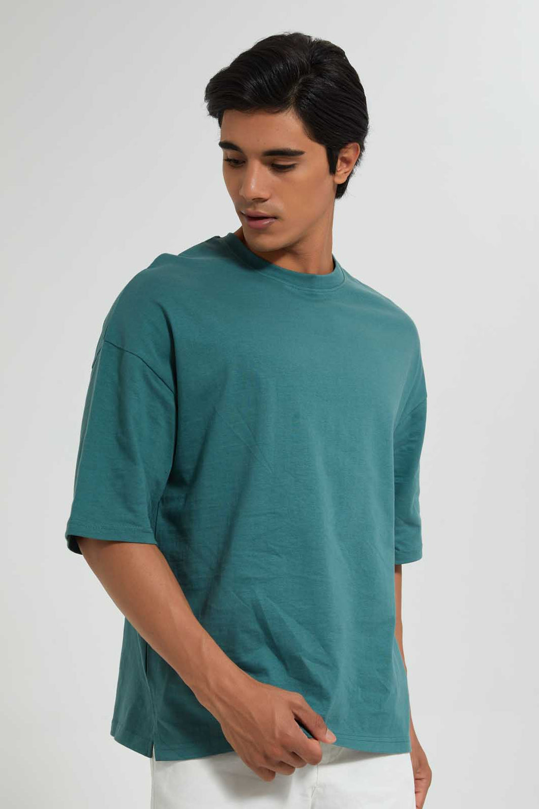 Redtag-Green-Solid-T-Shirt-With-Scoop-Heim-Plain-Men's-