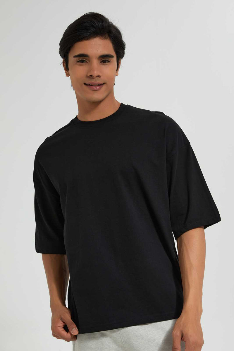 Redtag-Black-Solid-T-Shirt-With-Scoop-Heim-Plain-Men's-