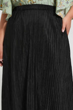 Load image into Gallery viewer, Black Plisse Maxi Skirt
